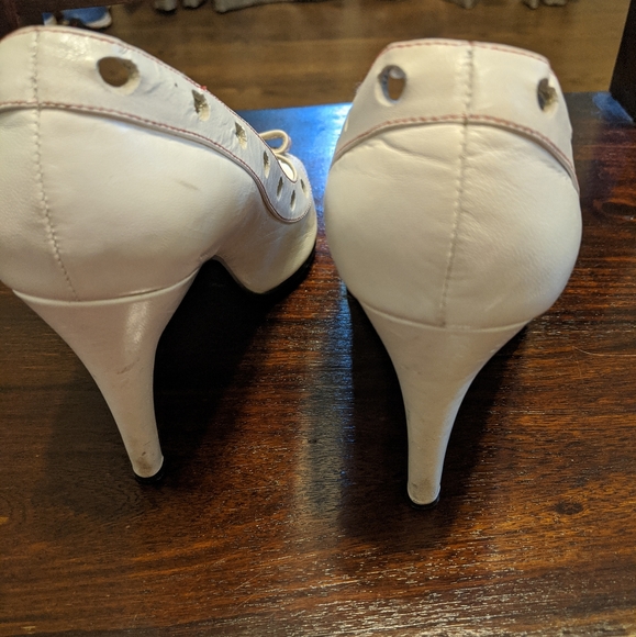 Vintage N.Y.L.A Leather Heels - Picture 9 of 10